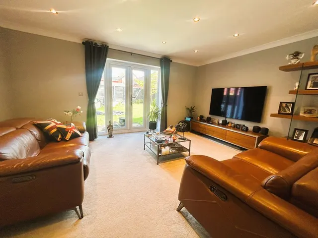Mooring Lane, Brownhills, WS8, photo 3