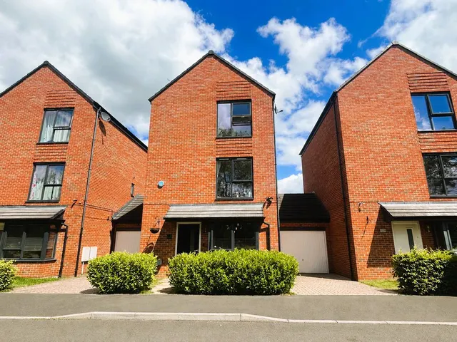 Mooring Lane, Brownhills, WS8, photo 1