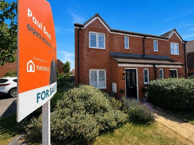 Harmony Road, Horley, RH6, photo 1