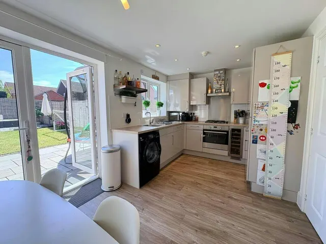 Photo 2 — Harmony Road, Horley, RH6