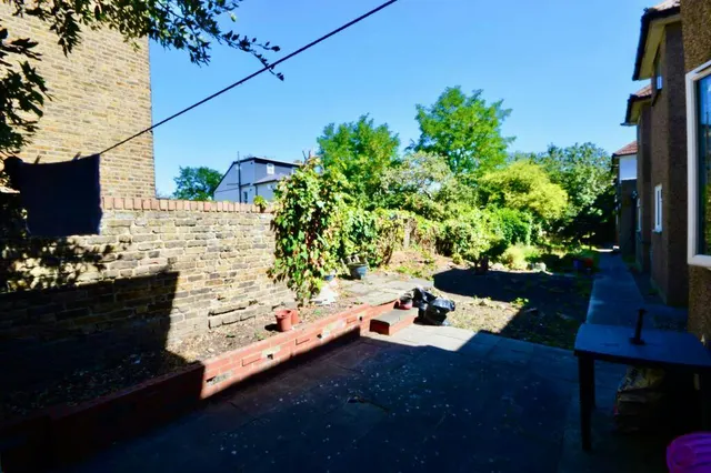 Photo 3 — Hither Green Lane, Mountsfield Court, SE13