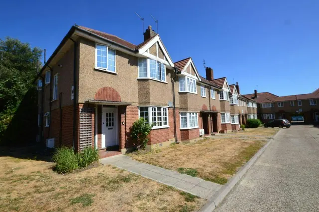 Hither Green Lane, Mountsfield Court, SE13, photo 1