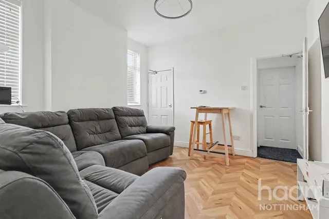Mettham Street, Lenton, NG7, photo 2