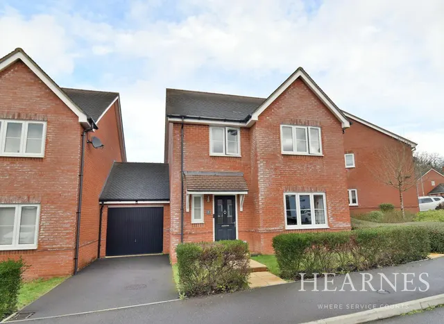 Horseshoe Crescent, BH22, photo 1