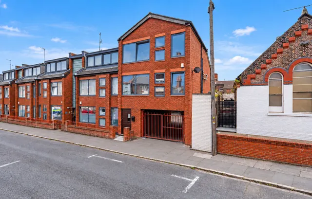 Heald Street, Liverpool, L19, photo 1