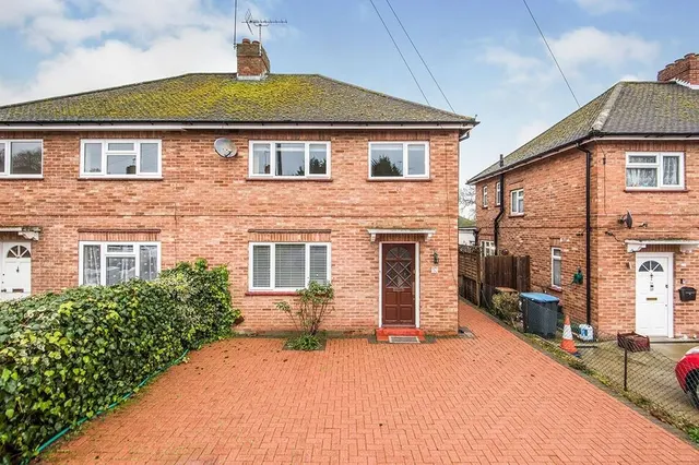 Ripley Avenue, Egham, TW20, photo 1