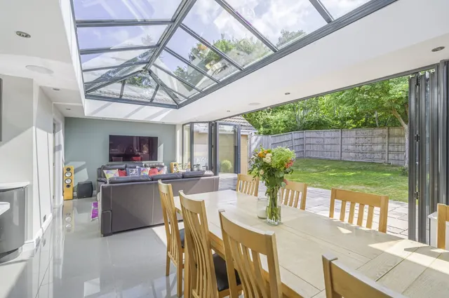Haywain Close, Swindon, SN25, photo 1