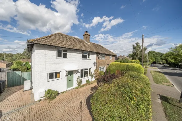 Castlefields Hartfield, TN7, photo 1