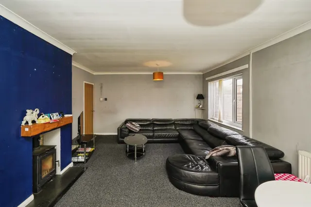 Pooltown Road, Whitby, CH65, photo 2