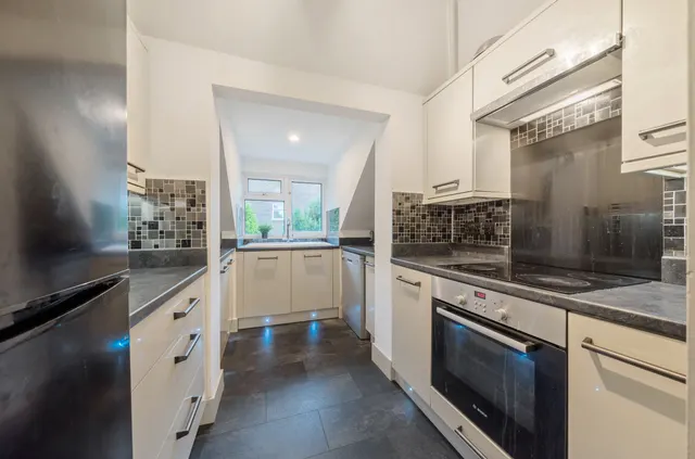 Photo 3 — Osborne Road, Wokingham, Berkshire, RG40 1TL