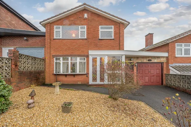 The Knoll, Kingswinford, DY6 8JT, photo 1