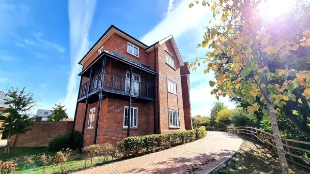 Herschel Street, Didcot, OX11, photo 1