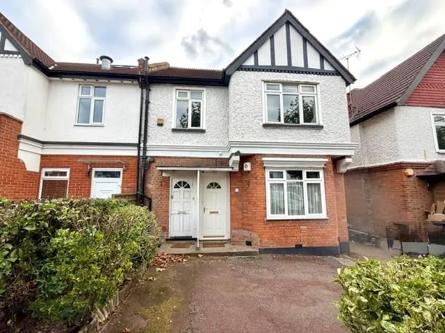 Langley Park, Mill Hill, photo 1