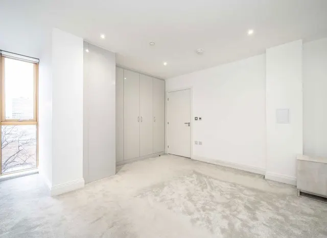 Photo 2 — Blagdon Road, New Malden, KT3