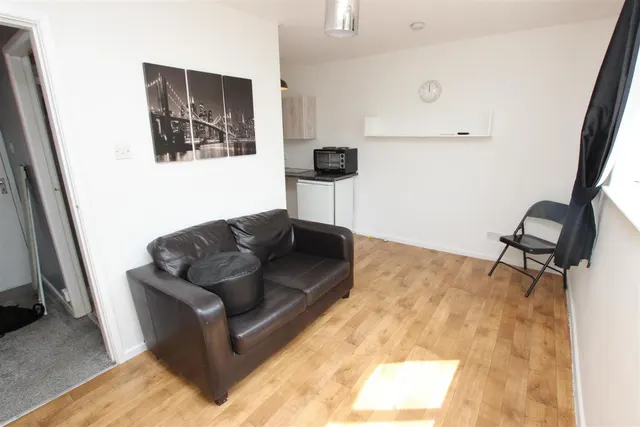 Bridge Street, Darwen, BB3, photo 3
