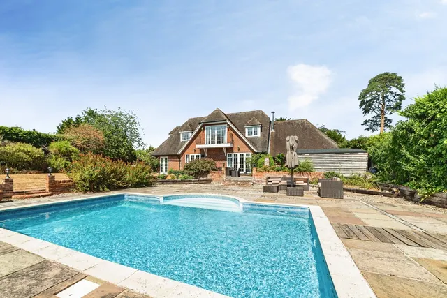 Holly Lane, Silchester, RG7, photo 1