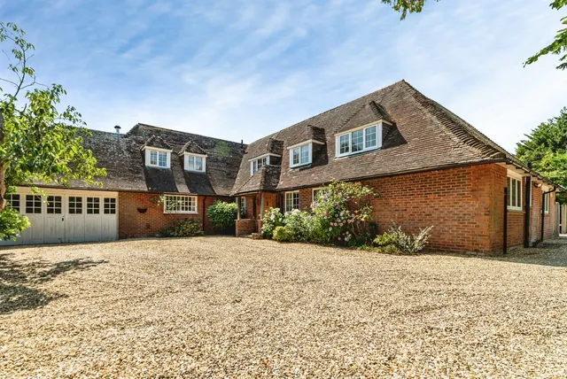 Holly Lane, Silchester, RG7, photo 2