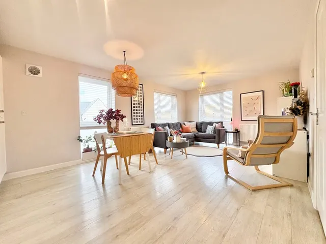 Flat 5, 242 Fen Street, Milton Keynes, Brooklands, MK10 7JJ, photo 1