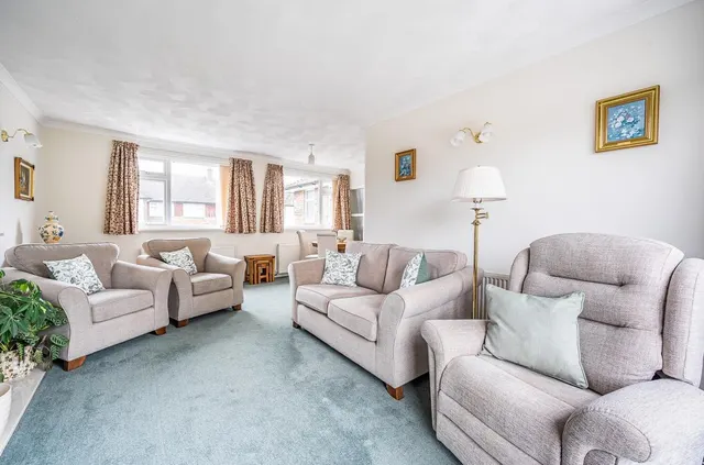 Photo 3 — Courtlands Crescent, Banstead, SM7 2PJ