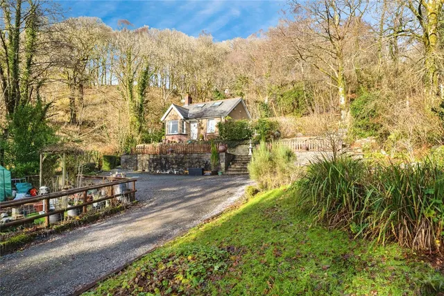 Abercrave, Swansea, SA9, photo 1
