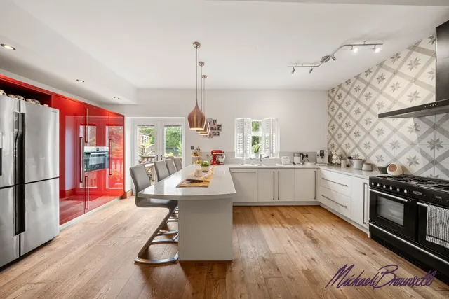 Farfield Road, Bradford, BD6 2LJ, photo 1