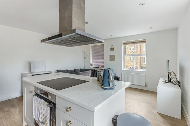 Ilkley Road, Otley, LS21, photo 3