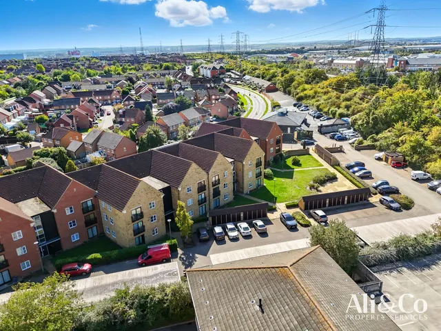 Photo 2 — Fleming Road, Chafford Hundred, Grays, Essex, RM16 6DD