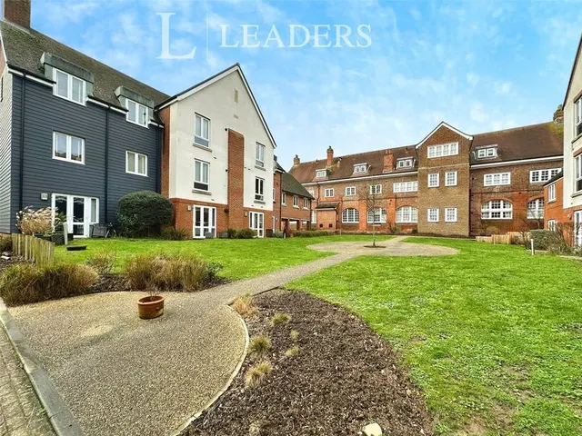Abbess Way, Waterloovillle, PO7, photo 1