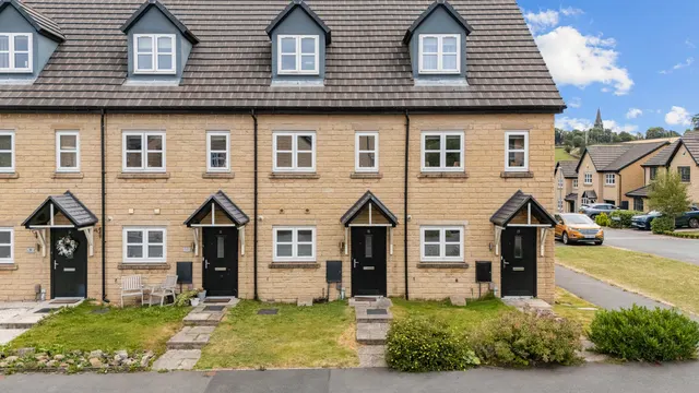 Photo 3 — Water Meadow Drive, Denholme, Bradford.