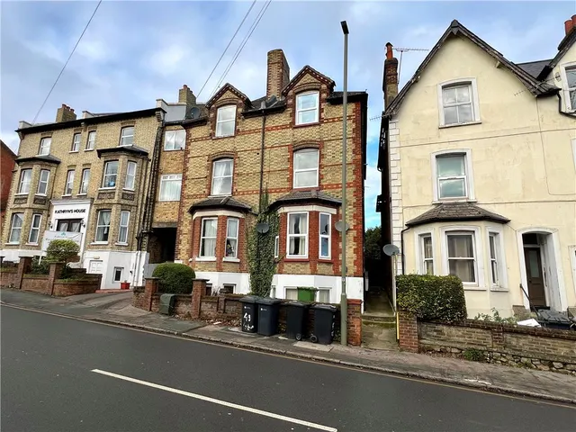 Farnham Road, Guildford, GU2, photo 1