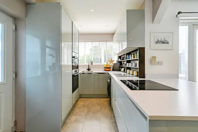 Tong Road, Little Lever, BL3, photo 3