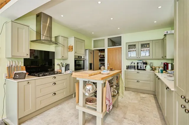 Victoria Grove, East Cowes, PO32, photo 3