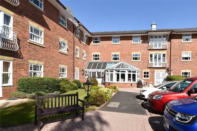 Rowan Court, Worcester Road, Droitwich, Worcestershire, WR9 8AH, photo 1