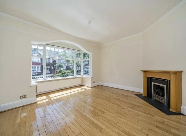 Photo 3 — Ederline Avenue, Streatham, SW16