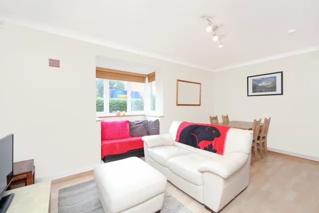 Augustus Road, London, SW19, photo 1