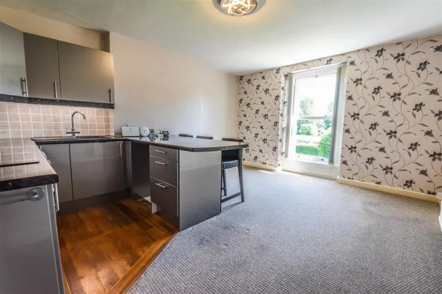 May Lane, Dursley, GL11, photo 3