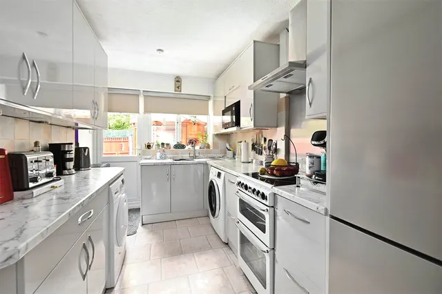 Photo 3 — Cotswold Close, Farnborough, Hampshire, GU14 9HP