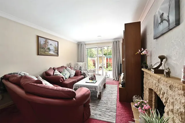 Photo 2 — Cotswold Close, Farnborough, Hampshire, GU14 9HP