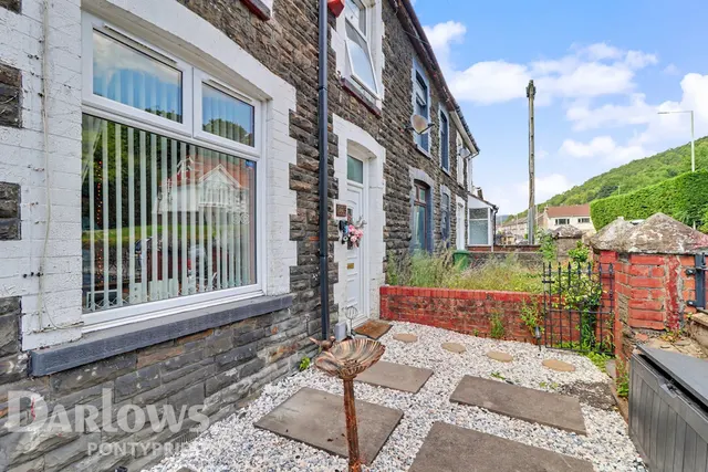 Merthyr Road, Pontypridd, photo 2