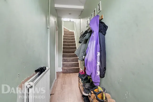 Merthyr Road, Pontypridd, photo 3