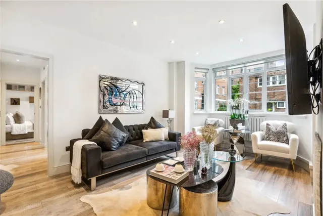 Pembroke Road Kensington W8, photo 1