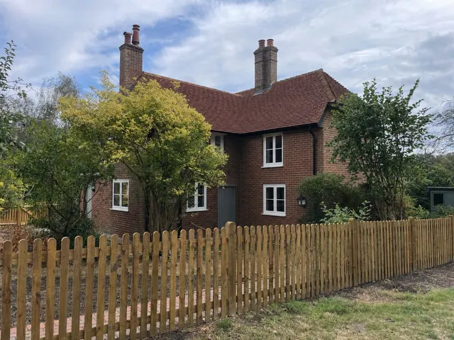 Half Moon Lane, Tonbridge, TN11, photo 1
