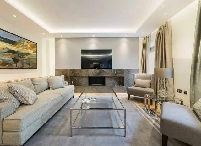 Photo 3 — Upper Grosvenor Street, Mayfair, W1K