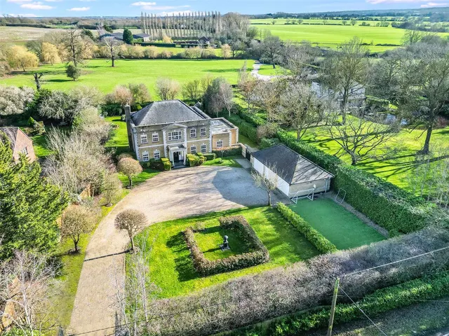 Ingatestone Road, Blackmore, Ingatestone, Essex, CM4 0NZ, photo 1