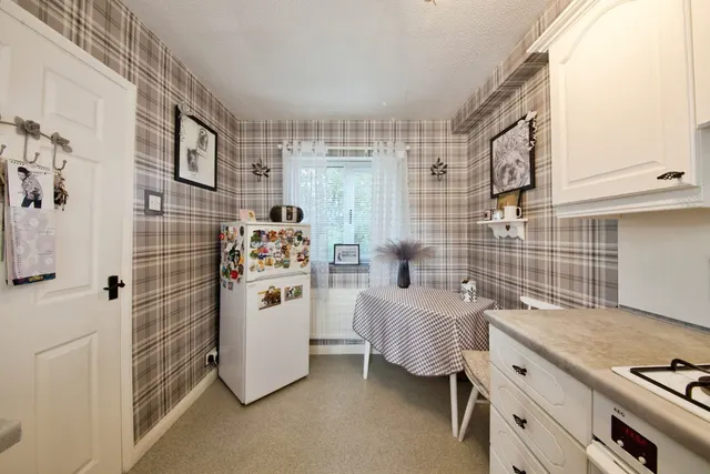 Putney Gardens, Chadwell Heath, RM6, photo 2