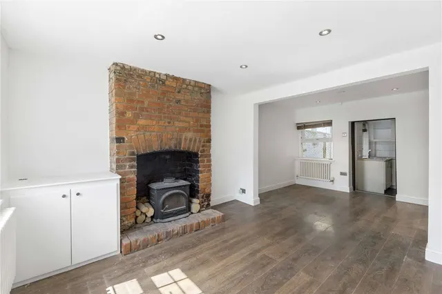 Front Street, Slip End, LU1, photo 3