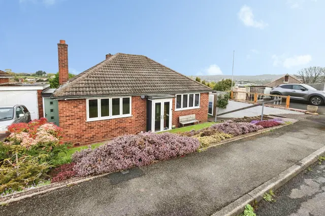Holcroft Road, Halesowen, photo 1