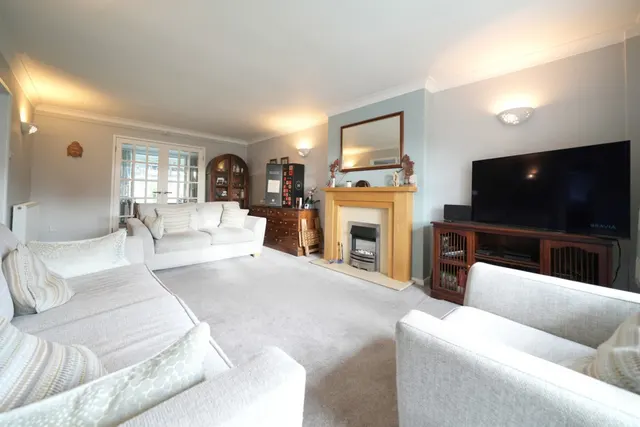 Photo 3 — Sear Hills Close, Balsall Common