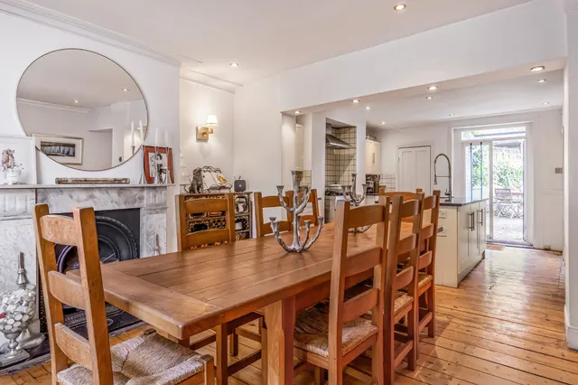 Photo 2 — Englefield Road, Islington, London, N1