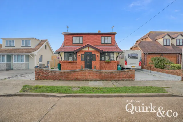 Runnymede Road, Canvey Island, SS8, photo 1